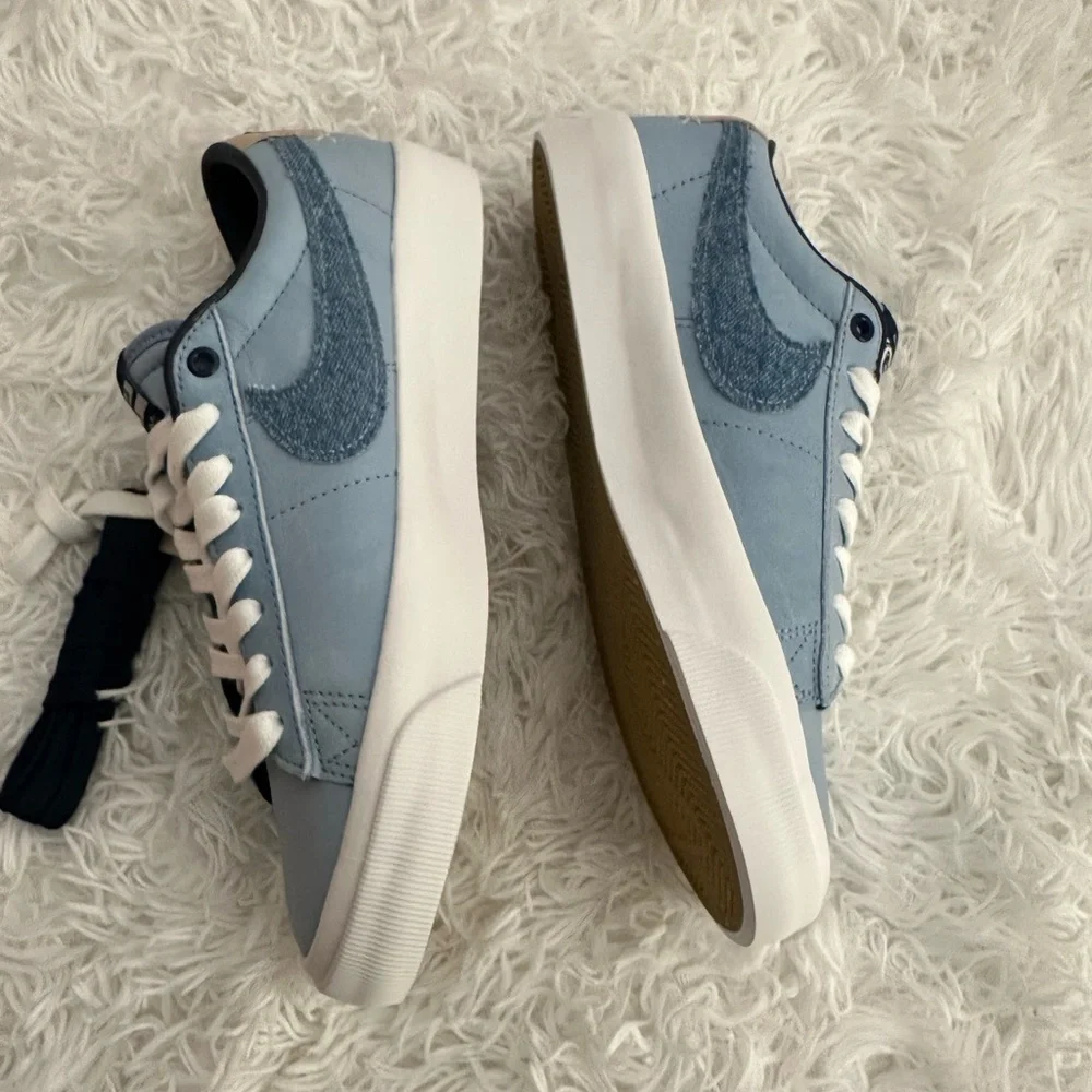 Nike Zoom Blazer Low Pro GT PRM in White/ Navy Size 7 in men’s 8.5 in women’s